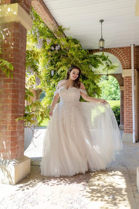 Mia WP690 by White Rose